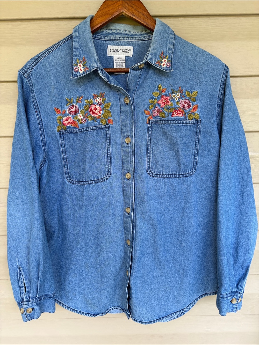 Cabin Creek Vintage 90’s Cabincore Farmhouse Denim Floral Embroidered Shirt